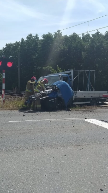 Wypadek na przejeździe w Witanowie. Pociągi nie kursują między Teresinem a Błoniem