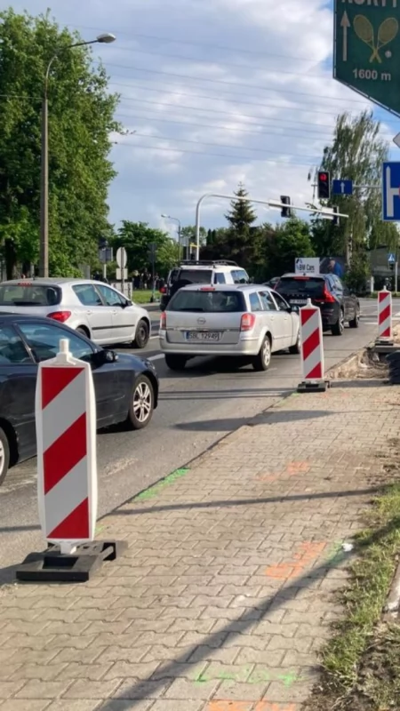 Obok autostrady A4 powstaje nowa droga rowerowa. Będą utrudnienia dla kierowców