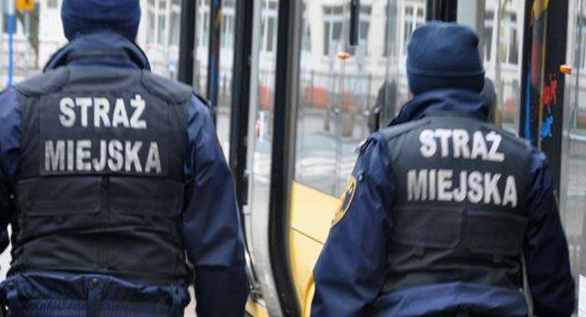 Zasłabła na ulicy, a w domu było dziecko...