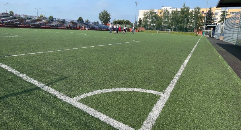 Trwa modernizacja kolejnego boiska w dzielnicy