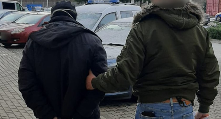 Wcisnął 50 zł łapówki, grozi mu 10 lat więzienia