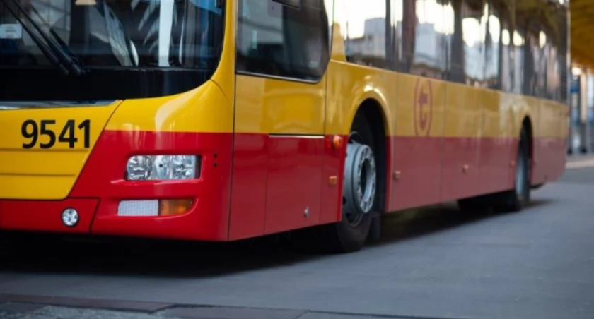 Autobus powinien dojeżdżać do stacji PKP Warszawa Choszczówka