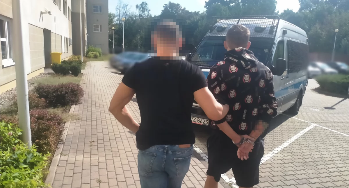 DOSTAWCA JEDZENIA ZAATAKOWANY PRZEZ KLIENTÓW. Interwencja na Pradze-Północ
