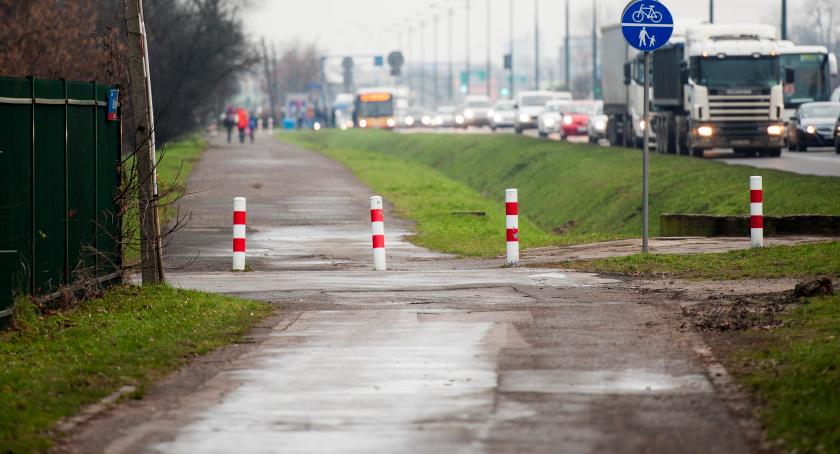 Ścieżka rowerowa wzdłuż Modlińskiej - remont w tym roku