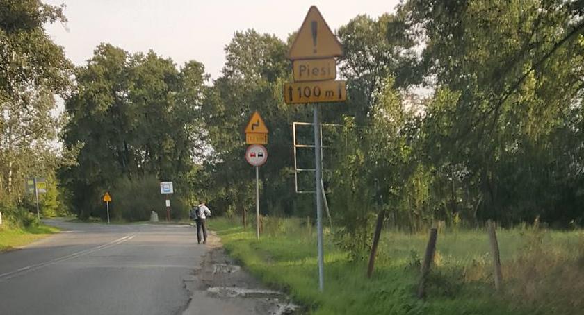 Pobocze wysypane żwirem - zda egzamin?