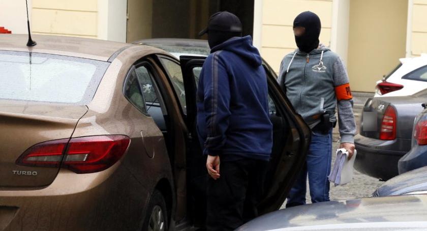 Wysadził bankomat przy Głębockiej. Po ponad dwóch miesiącach trafił za kratki