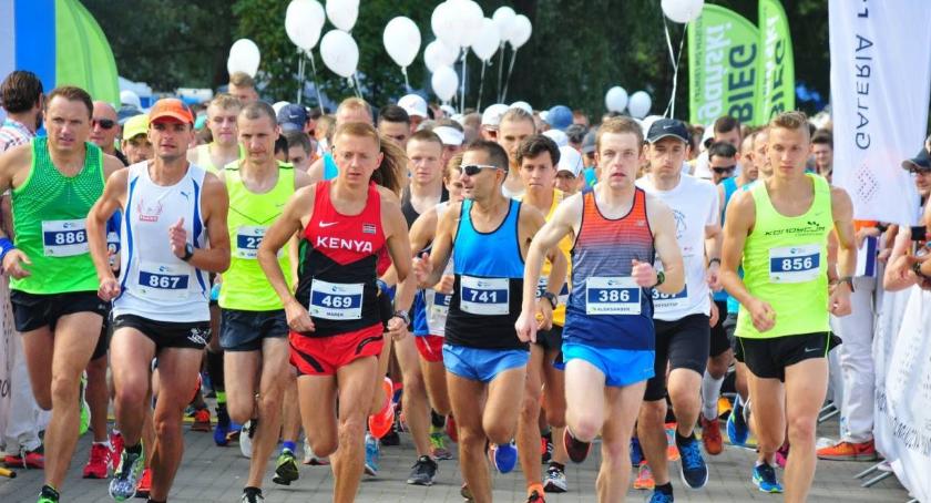 Bieg przez most już 16 września. Wspominamy jak było 2 lata temu [ZDJĘCIA]