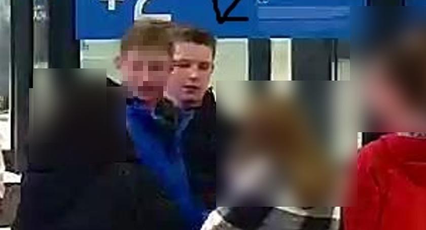 Policja szuka młodzieńca ze zdjęcia. Ukradł...czujnik ruchu w galerii?