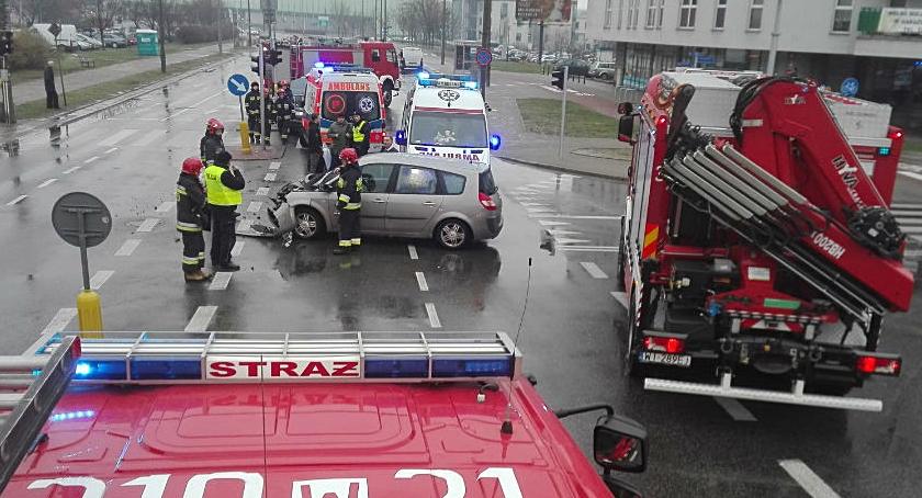 Wypadek na skrzyżowaniu Myśliborskiej z Porajów. Pięć osób rannych [ZDJĘCIA]