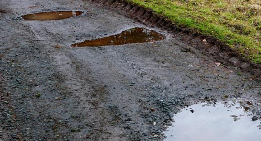 Białołęcki problem z drogami. Które ulice udało się zrobić w tym roku?