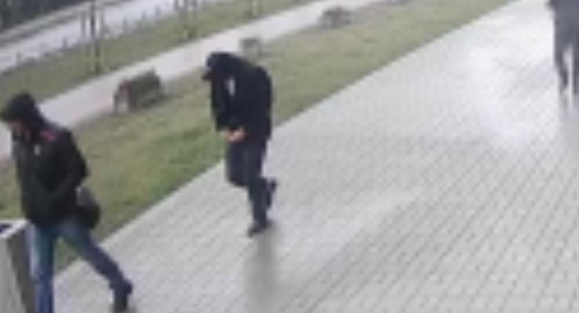 Włamanie - policja poszukuje sprawców