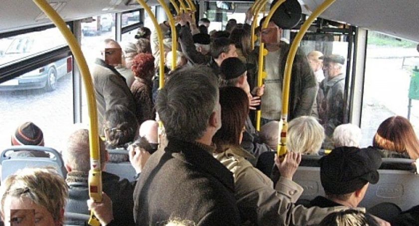 Autobus 120 pęka w szwach
