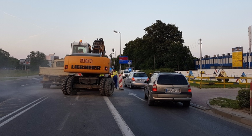 Zapadła się ul. Światowida. Uwaga na utrudnienia na drodze!