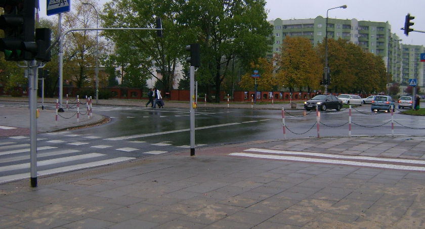 Skrzyżowanie Myśliborskiej z Ćmielowską - będzie jaśniej?!