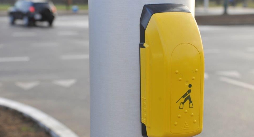Bezpieczniej na 13 skrzyżowaniach. Będzie sygnalizacja akustyczna