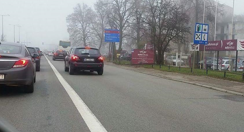 Modlińska i pas dla ruchu lokalnego - czy umiemy po nim jeździć?