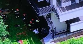 PILNE! Zarwany balkon spadł na człowieka