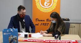 Galeria Młociny zagra razem z Hutnikiem Warszawa