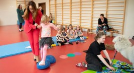 Przedszkolaki na Białołęce ugościły psy i alpaki 
