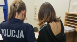 Wpadła przez rozmowę telefoniczną podczas jazdy na rowerze. Była poszukiwana 