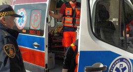 Znaleźli zakrwawionego 63-latka na przystanku