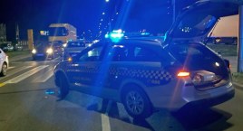 Nie zauważył czerwonego światła, potrącił dwie dziewczyny. Jedna nie czuła nóg