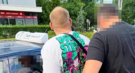 Policjanci przechwycili i mężczyznę i towar