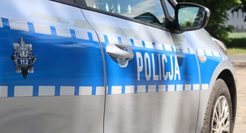 Z nożem na policjantów