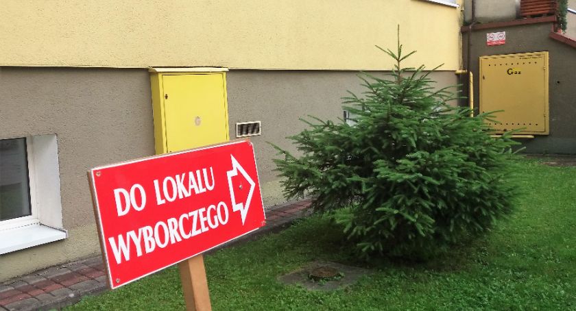 Miasto za Trzaskowskim, wieś za Dudą