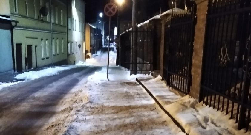 Droga koło kościoła – droga przez mękę