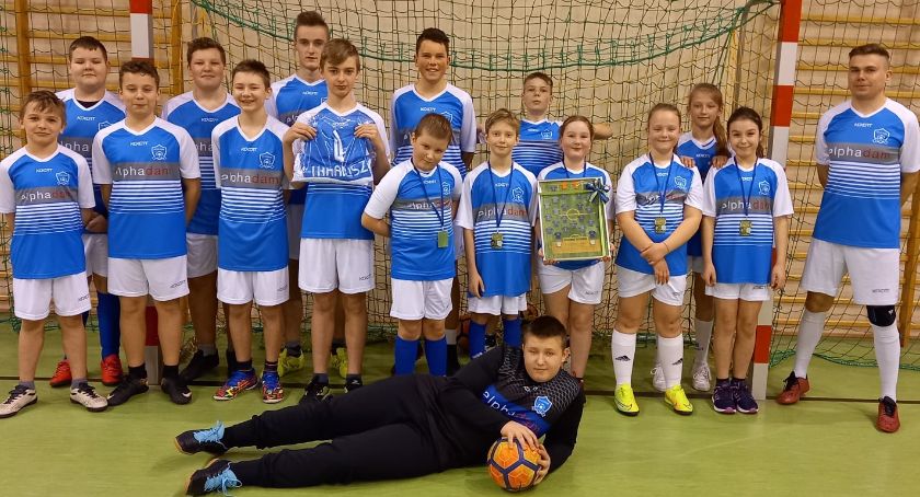 Premierowe spotkania Futgola