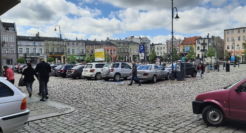 Co z nocnymi imprezami? Może same znikną...