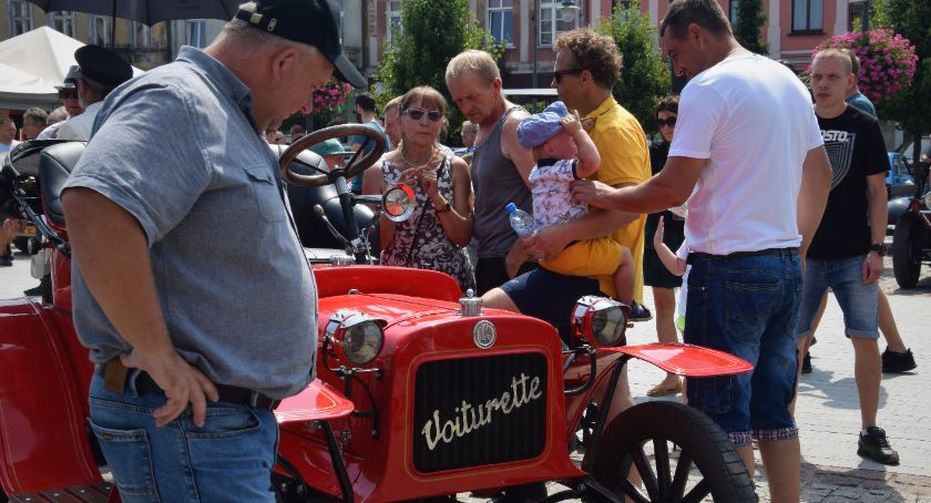 Historia motoryzacji na wąbrzeskim rynku