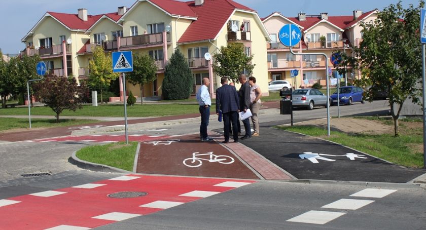 Przybywa ścieżek rowerowych