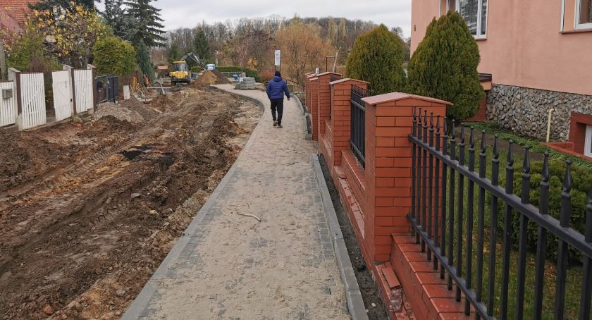 Chodnik przy Jeziornej to „bubel”?