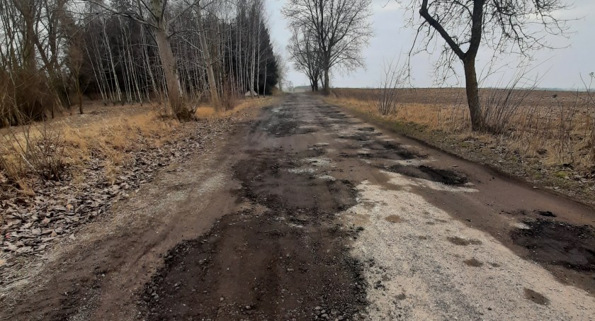 Dziury w drodze wracają