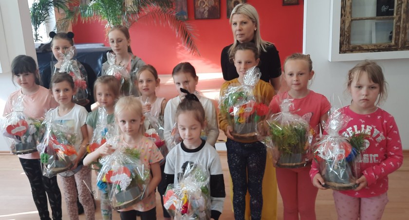 Przygotowali prezenty dla mam