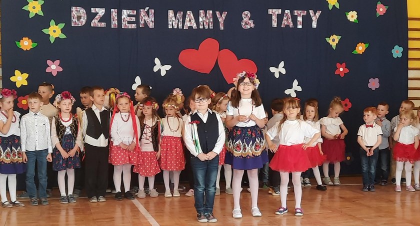 Świętowały mamy i ojcowie w Łobdowie