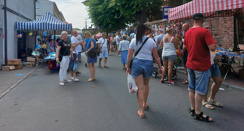 Wystrzały petard znakiem odpustu
