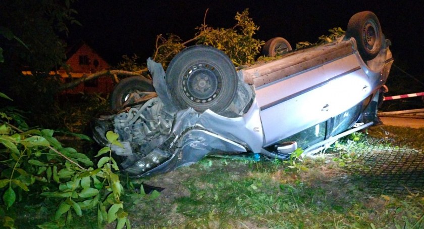 Auta dachowały, pasażerowie cali