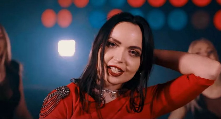 Kayla zachwyca kolejnym przebojem