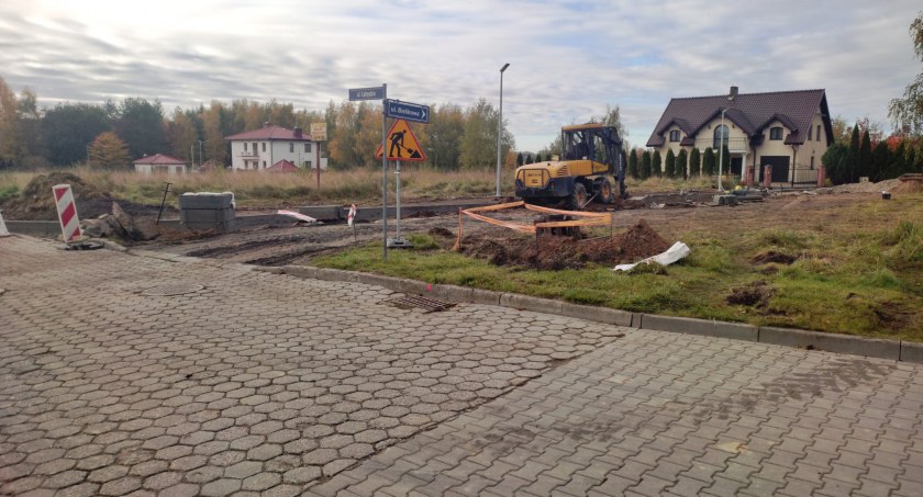 Remontują ulice na Osiedlu Ptasim