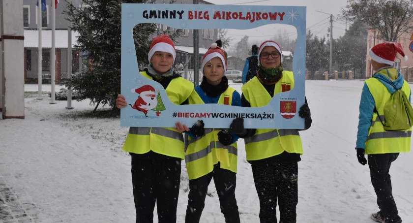 Mikołajkowe bieganie i jarmark