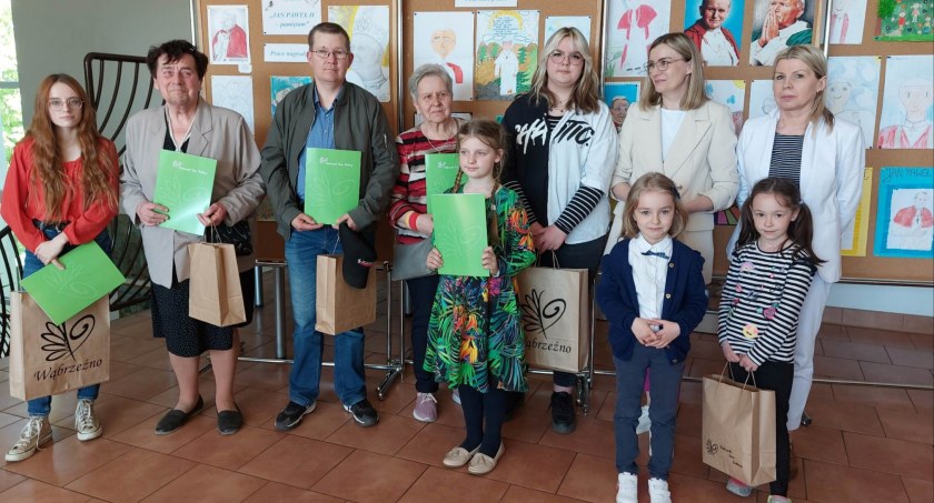 Rysowali i śpiewali dla Jana Pawła II