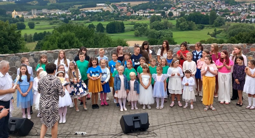 Śpiewali pieśni religijne