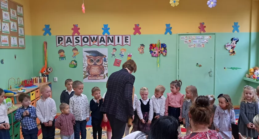 Przedszkolacy po pasowaniu [zdjęcia]
