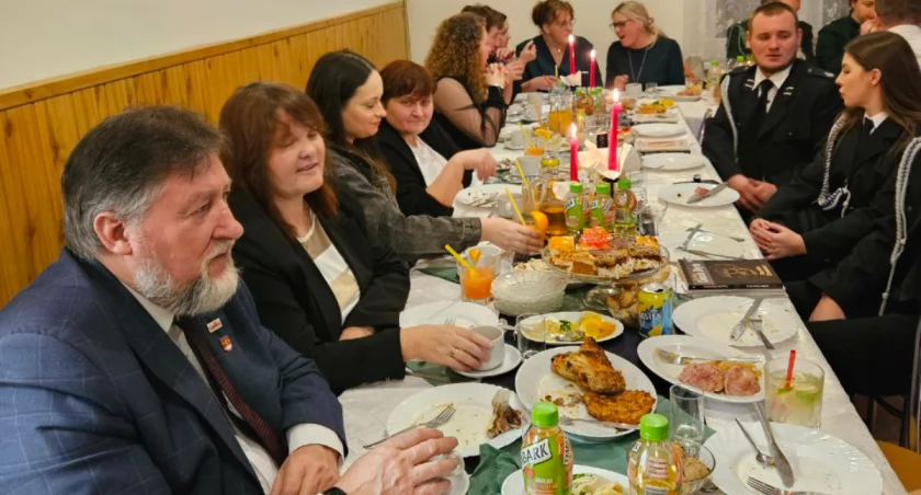 W Zieleniu zrobili parapetówkę [zdjęcia]
