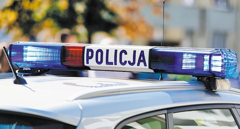 44-latek zaatakował policjantów