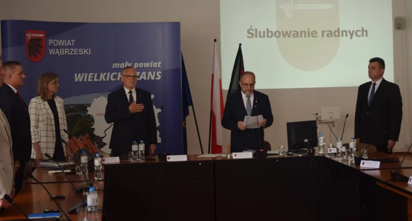 Przemeblowanie w powiecie