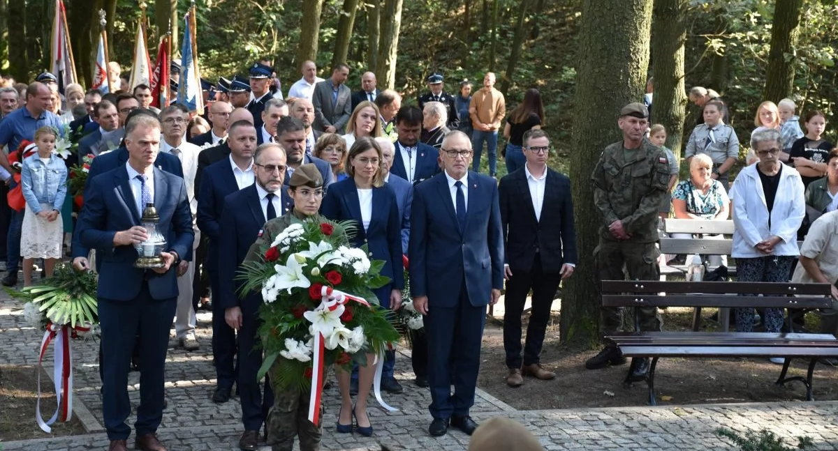 Pamiętamy o ofiarach II wojny światowej [zdjęcia]